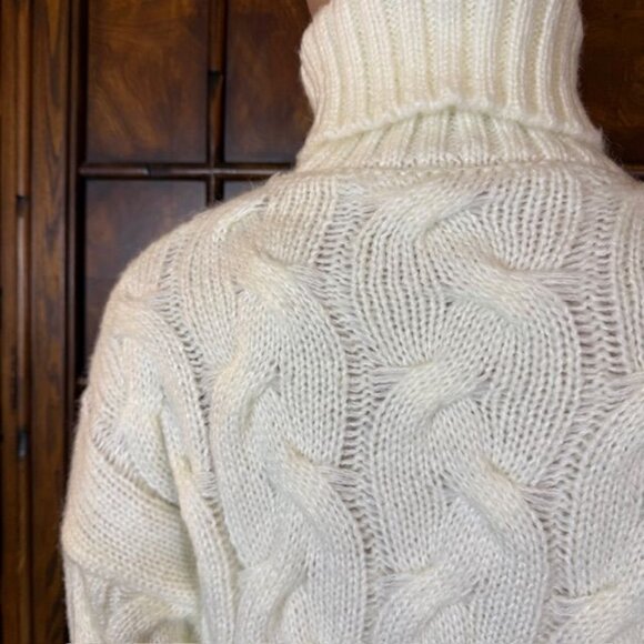 NWOT Ivory Chunky Cable Knit Turtleneck Sweater - Picture 8 of 11